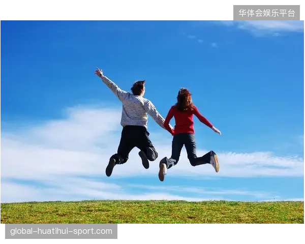 阿莫林反戈梦碎：从“梦想家”到“现实人”